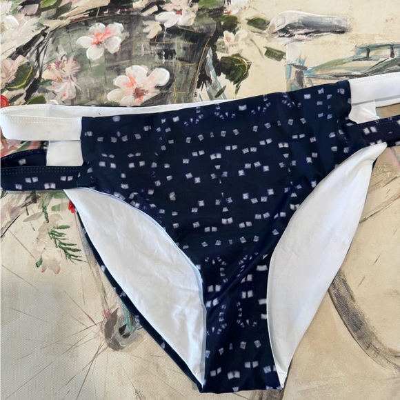 TAVIK swimming bottom 🤍 - Picture 3 of 5